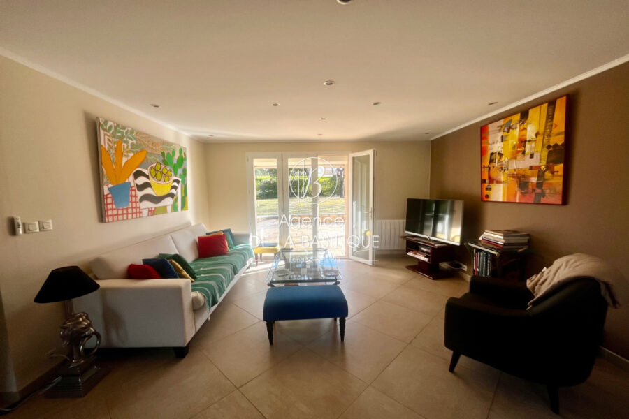 Maison à vendre à Nans-les-pins