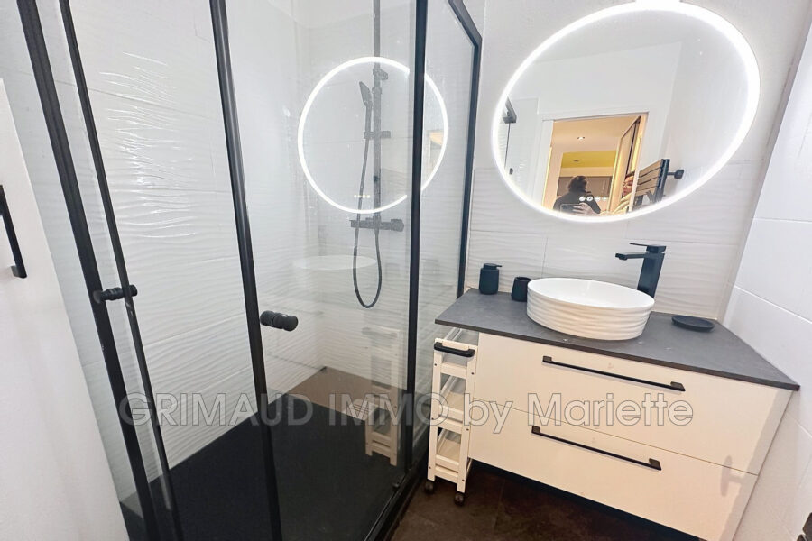 Appartement à vendre à Grimaud