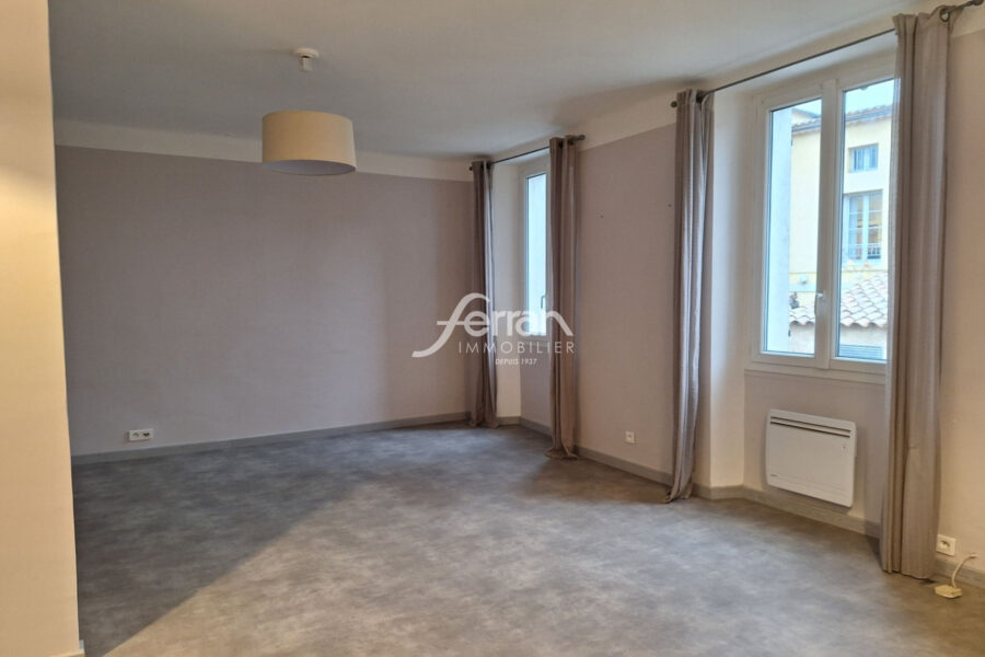 Appartement à louer à Figanières