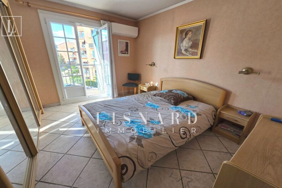 Appartement à vendre à Vallauris — Vue sur la ville — photo 7
