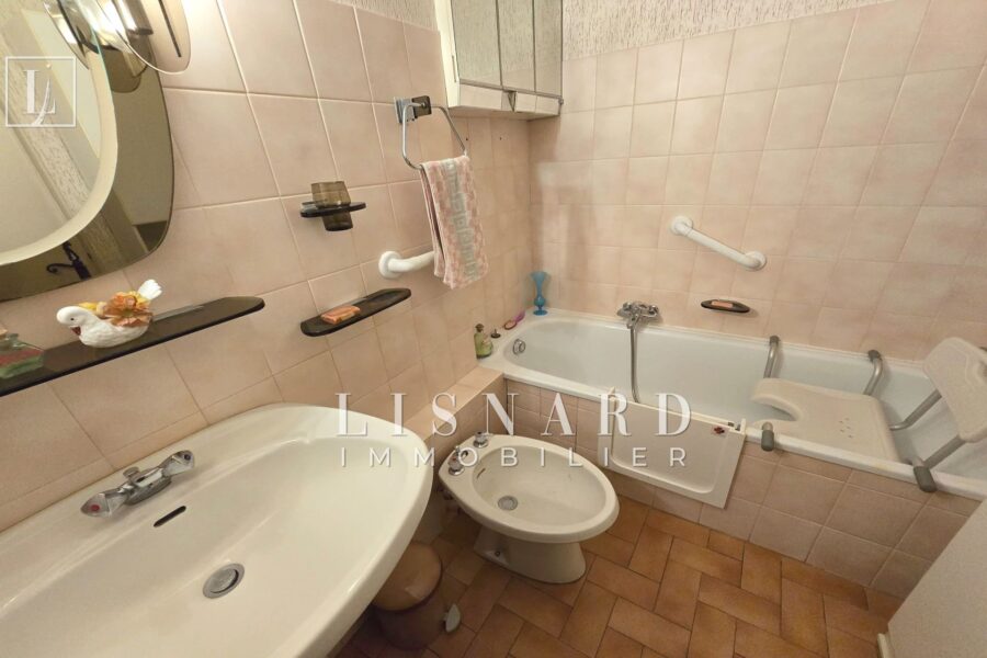 Appartement à vendre à Vallauris — Vue sur la ville — photo 8