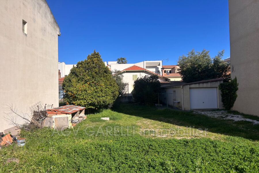 Appartement à vendre à La londe-les-maures — Vue sur la ville — photo 1