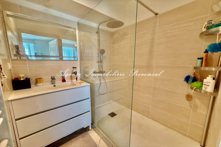 Appartement à vendre à Sainte-Maxime — Vue parc & jardin — photo 12