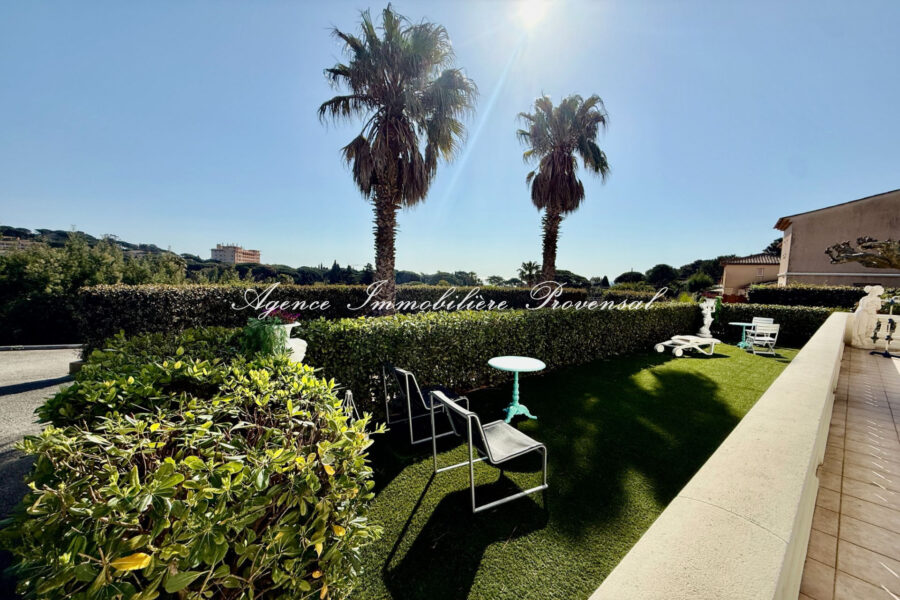 Appartement à vendre à Sainte-Maxime — Vue parc & jardin — photo 4