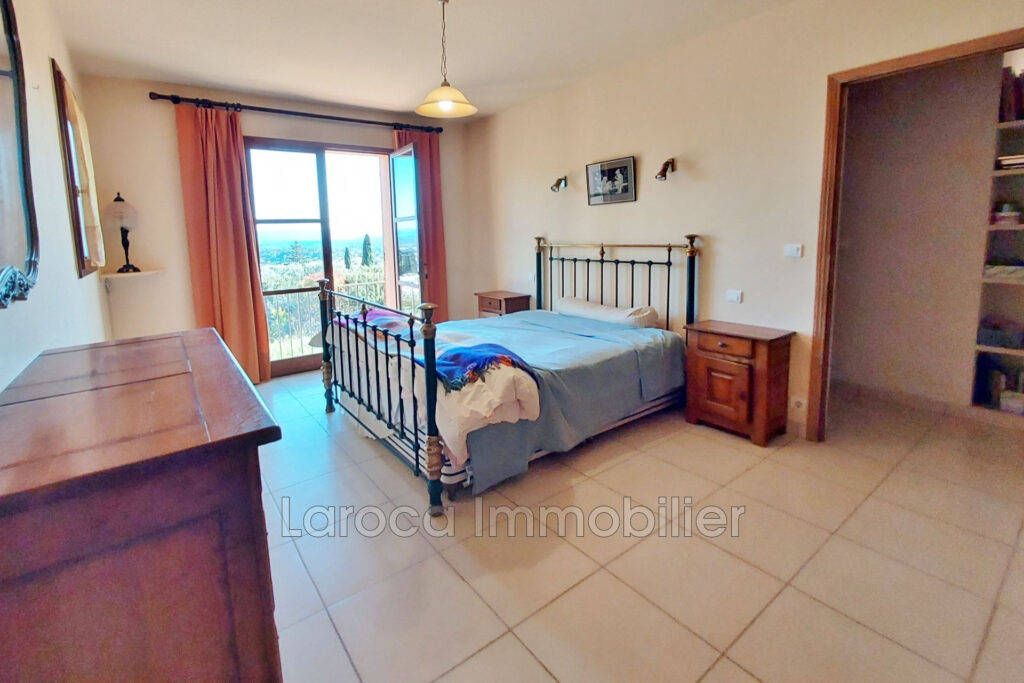 Villa de 5 chambres avec vue panoramique ? Lorgues  – 8 pièces – 5 chambres – 228.00 m²