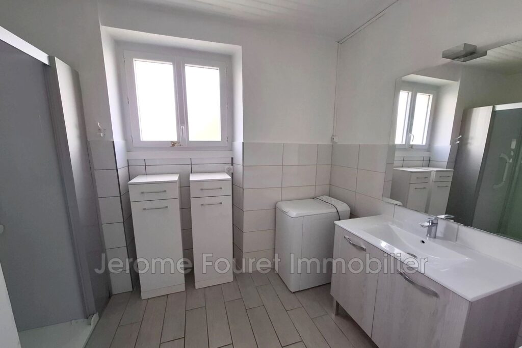 Maison à Egletons. – 4 pièces – 3 chambres – 81.00 m²