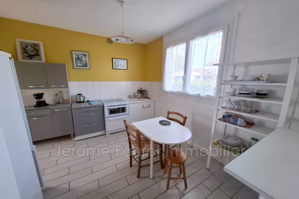 Maison à Egletons. – 4 pièces – 3 chambres – 81.00 m²