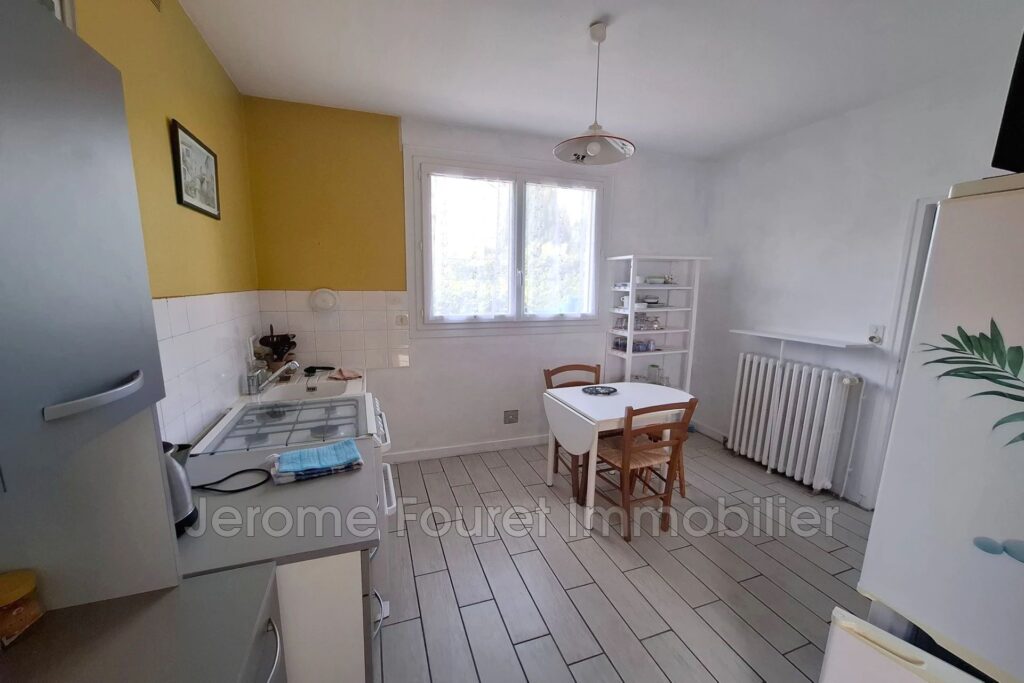 Maison à Egletons. – 4 pièces – 3 chambres – 81.00 m²