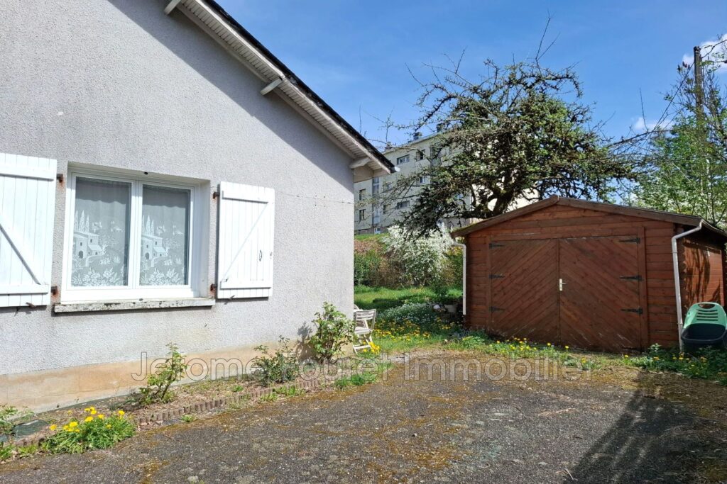 Maison à Egletons. – 4 pièces – 3 chambres – 81.00 m²