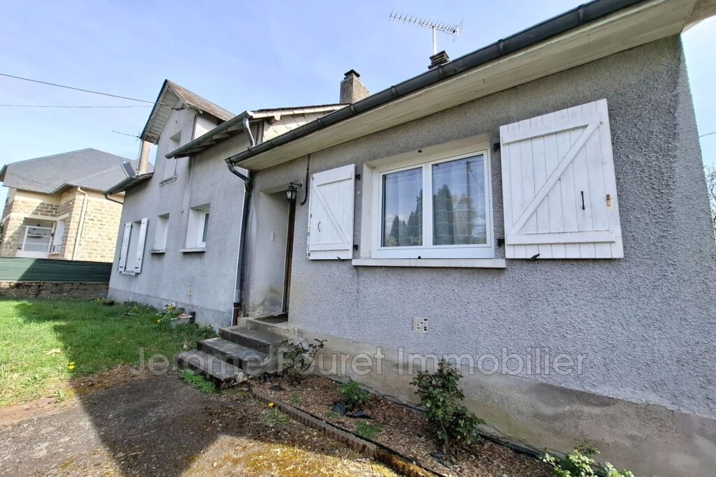 Maison à Egletons. – 4 pièces – 3 chambres – 81.00 m²