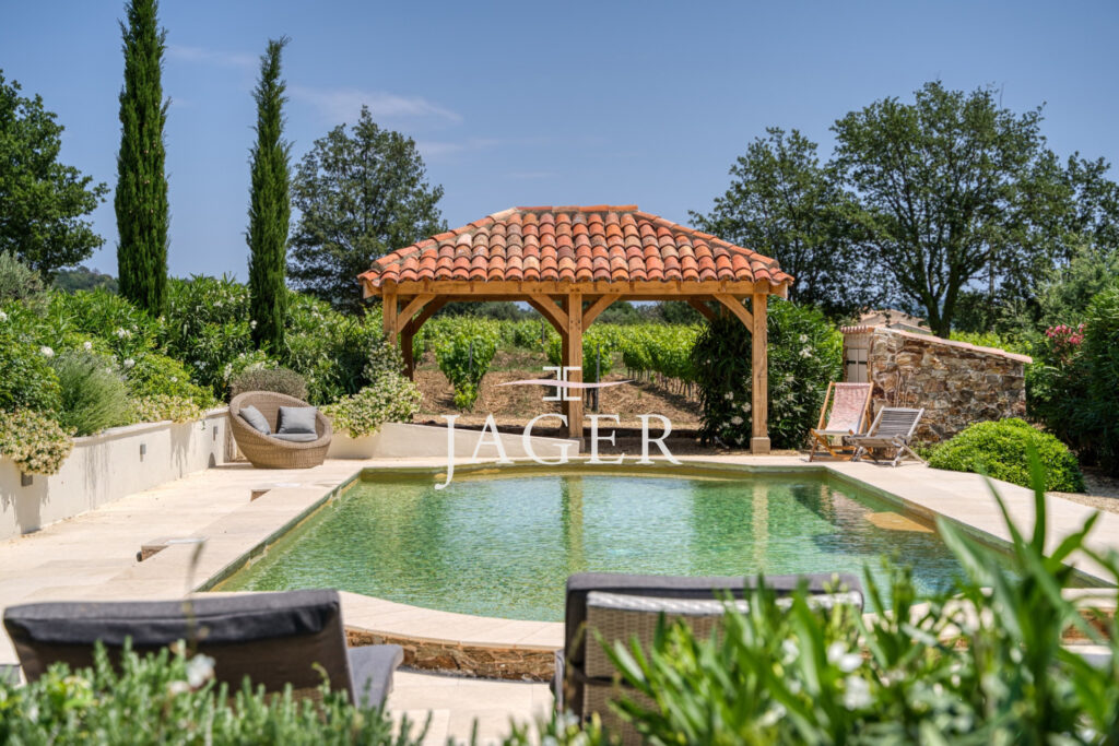VILLA DE CHARME AU COEUR DES VIGNES  – 5 pièces – 4 chambres – 150.00 m²