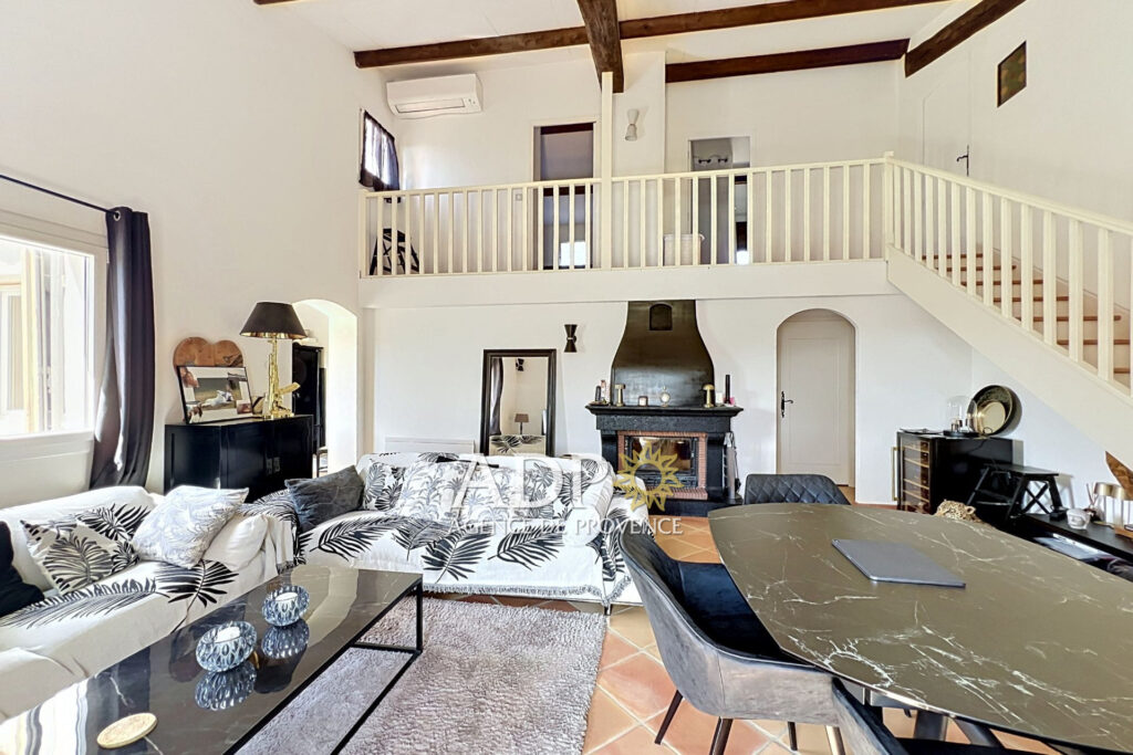 vente maison 6 Pièce(s) – 6 pièces – 4 chambres – 130.00 m²