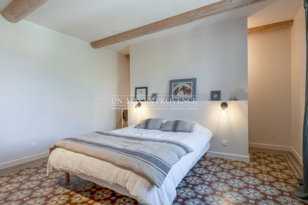 Maison de village de charme avec piscine : Luberon, proche de  – NR pièces – 4 chambres – 200.00 m²