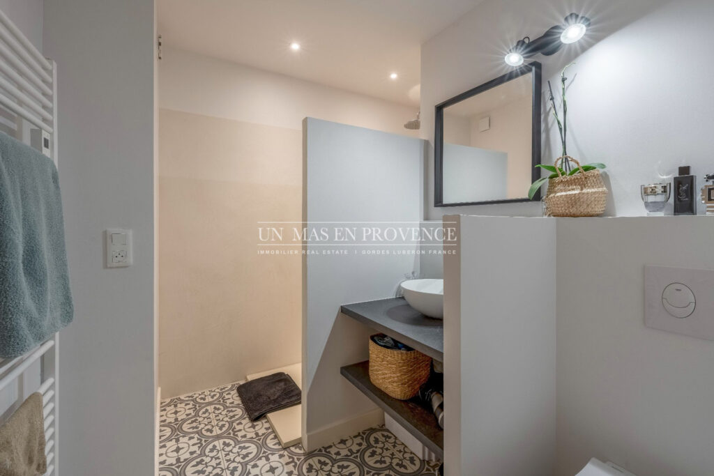 Maison de village de charme avec piscine : Luberon, proche de  – NR pièces – 4 chambres – 200.00 m²