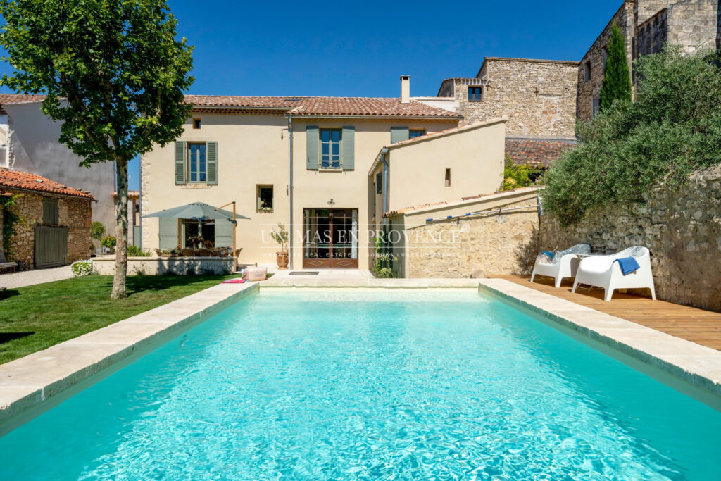 Maison de village de charme avec piscine : Luberon, proche de  – NR pièces – 4 chambres – 200.00 m²