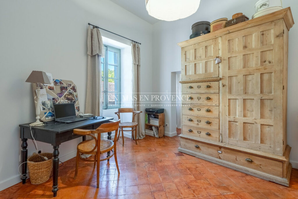 Maison de village de charme avec piscine : Luberon, proche de  – NR pièces – 4 chambres – 200.00 m²