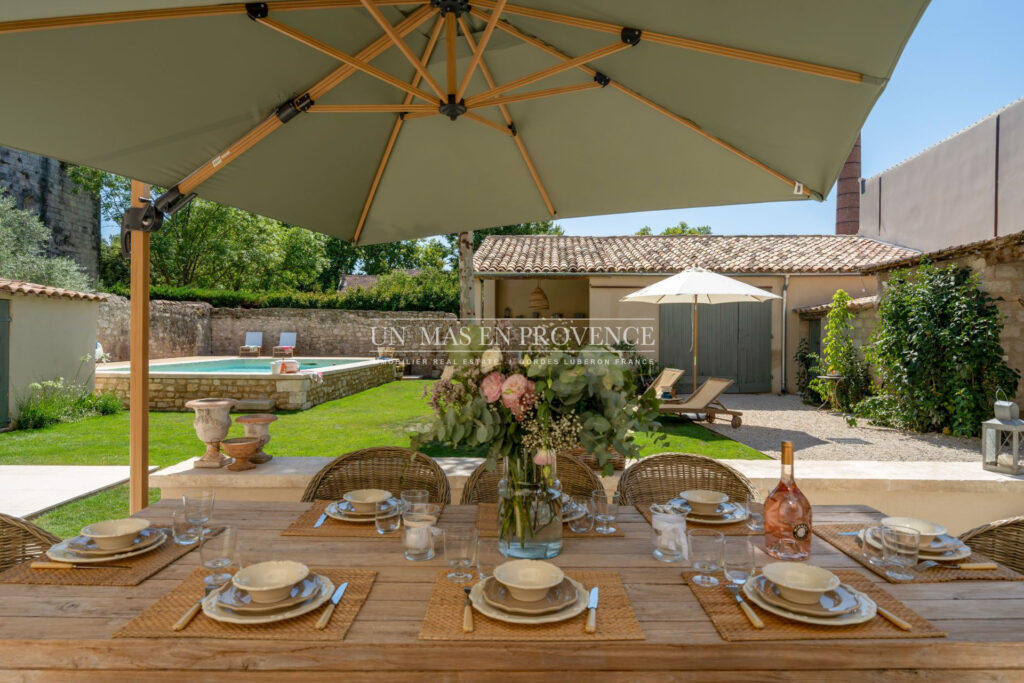 Maison de village de charme avec piscine : Luberon, proche de  – NR pièces – 4 chambres – 200.00 m²