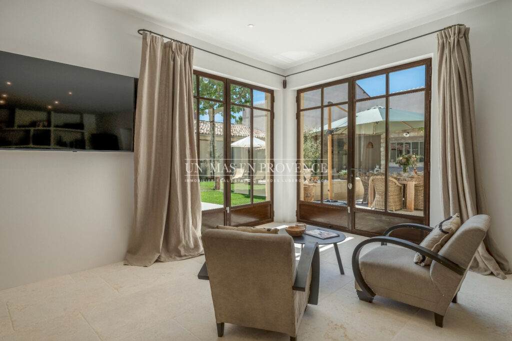 Maison de village de charme avec piscine : Luberon, proche de  – NR pièces – 4 chambres – 200.00 m²