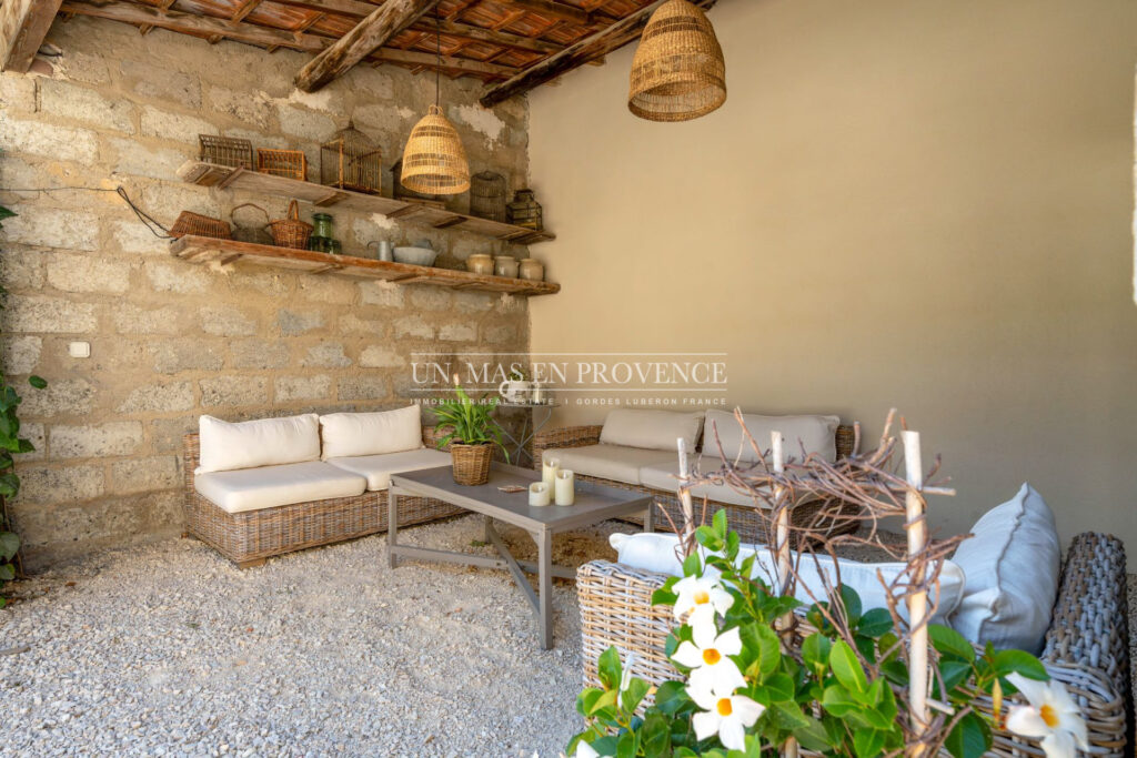 Maison de village de charme avec piscine : Luberon, proche de  – NR pièces – 4 chambres – 200.00 m²