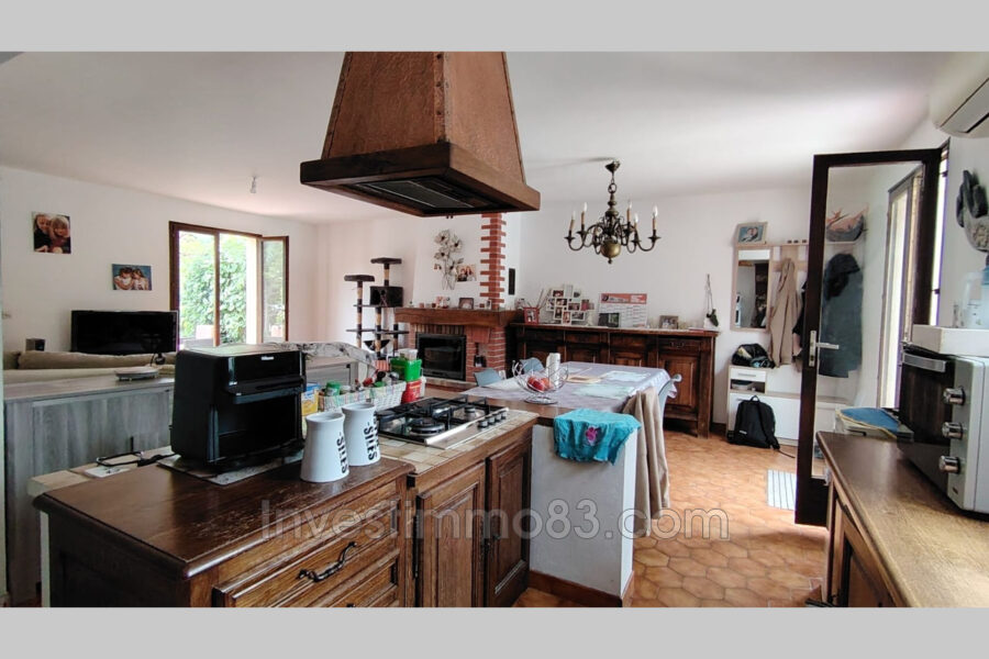 Maison à vendre à La roquebrussanne