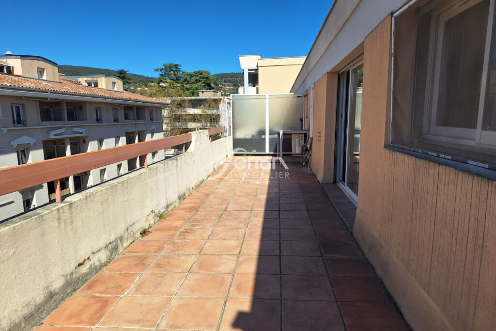 A LOUER Type 2 à DRAGUIGNAN – 2 pièces – 1 chambre – 55.92 m²