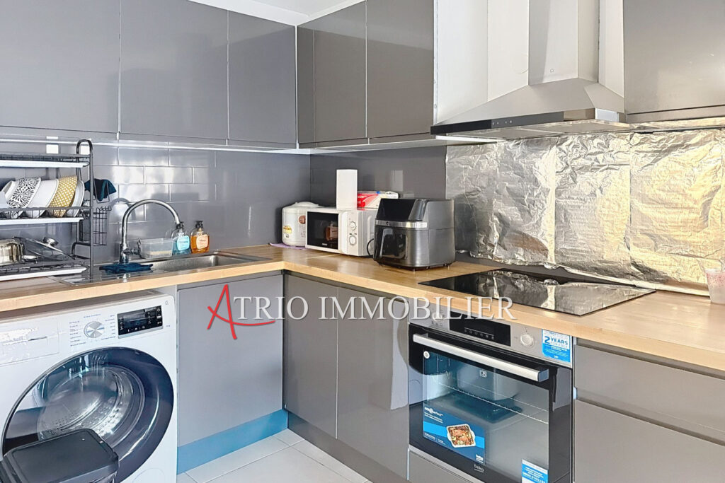 En plein coeur du centre-ville de Saint Laurent du var, dans u – 3 pièces – 2 chambres – 63.00 m²