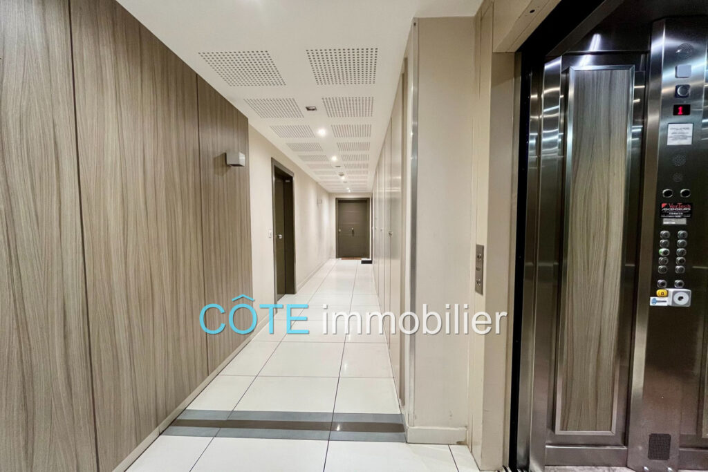 2 PIECES ANTIBES CENTRE PORT VAUBAN CALME – 2 pièces – 1 chambre – 47.77 m²
