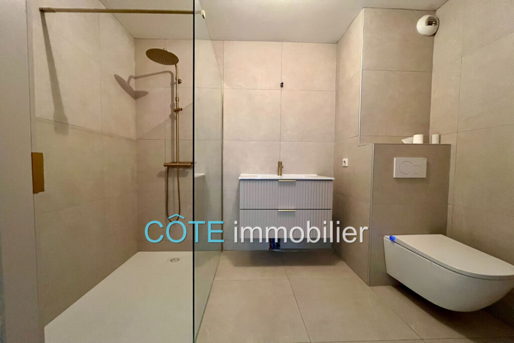 2 PIECES ANTIBES CENTRE PORT VAUBAN CALME – 2 pièces – 1 chambre – 47.77 m²