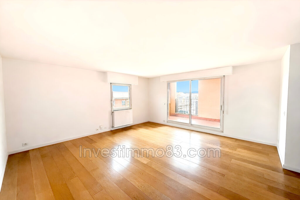 Dans une résidence fermée et sécurisée, bel appartement au 6èm – 4 pièces – 3 chambres – 77.41 m²
