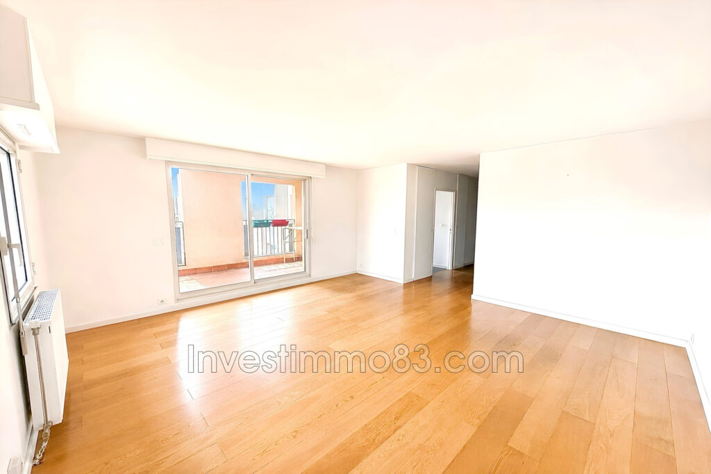 Dans une résidence fermée et sécurisée, bel appartement au 6èm – 4 pièces – 3 chambres – 77.41 m²