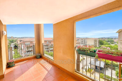 Dans une résidence fermée et sécurisée, bel appartement au 6èm – 4 pièces – 3 chambres – 77.41 m²