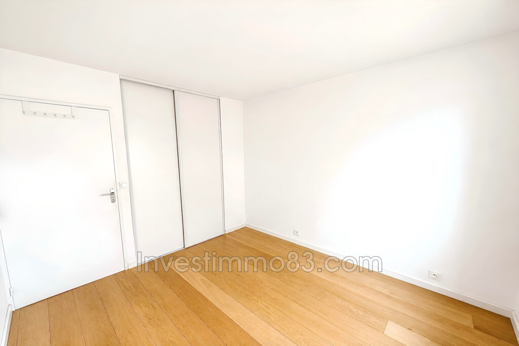 Dans une résidence fermée et sécurisée, bel appartement au 6èm – 4 pièces – 3 chambres – 77.41 m²