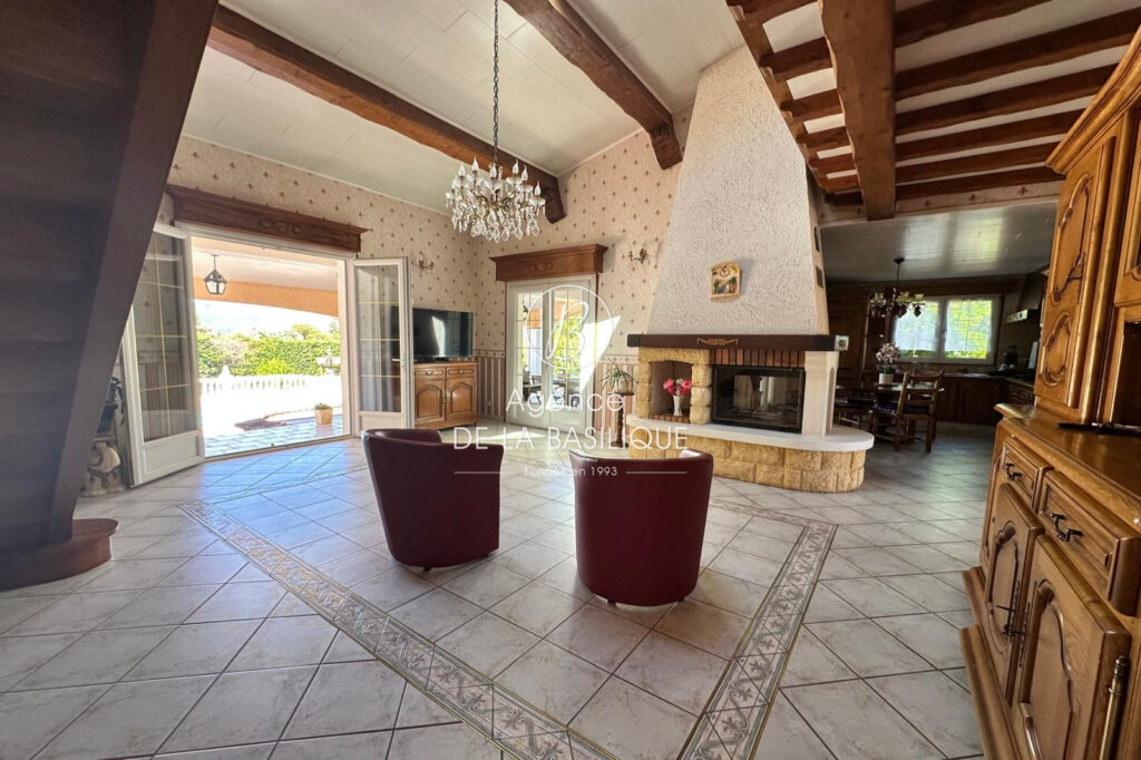 vente villa provençale 4 Pièce(s) – 4 pièces – 3 chambres – 120.00 m²