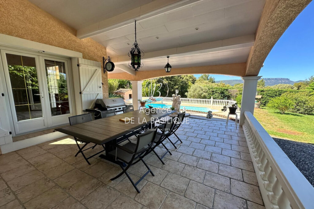 vente villa provençale 4 Pièce(s) – 4 pièces – 3 chambres – 120.00 m²