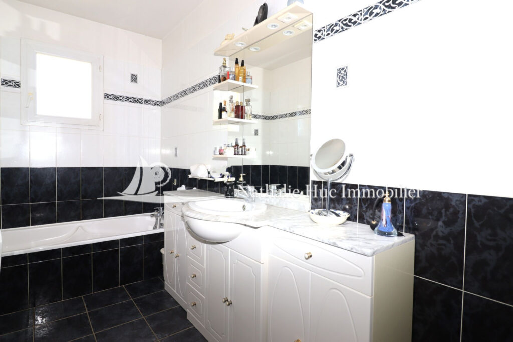 vente maison 5 Pièce(s) – 5 pièces – 3 chambres – 93.00 m²