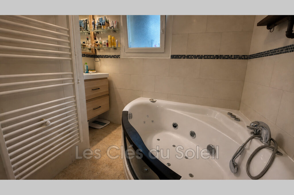 ? Appartement T4 rénové avec goût ? Proche de toutes commodité – 4 pièces – 3 chambres – 80.00 m²