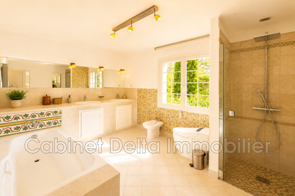 vente maison 6 Pièce(s) – 6 pièces – 4 chambres – 267.00 m²
