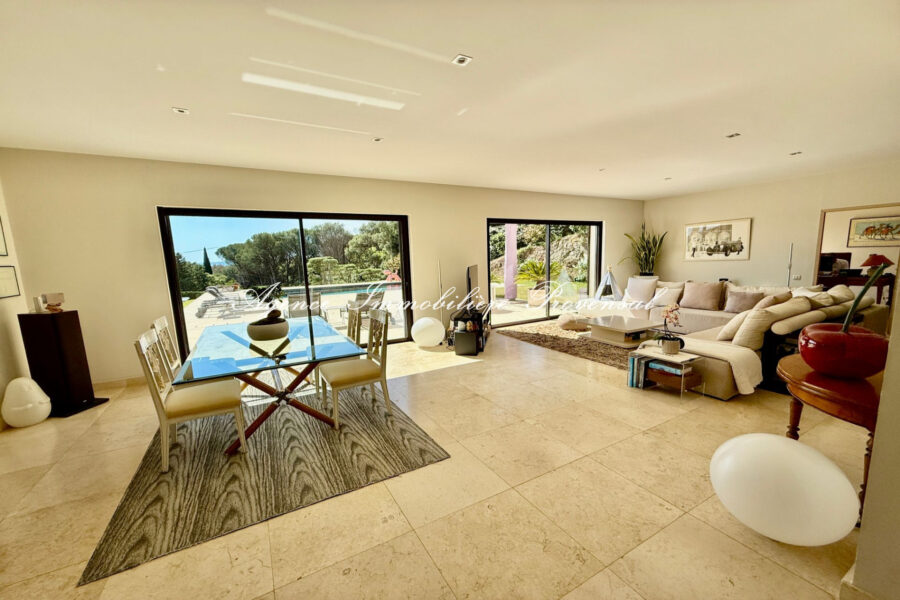Maison à vendre à Sainte-Maxime — Vue mer — photo 9
