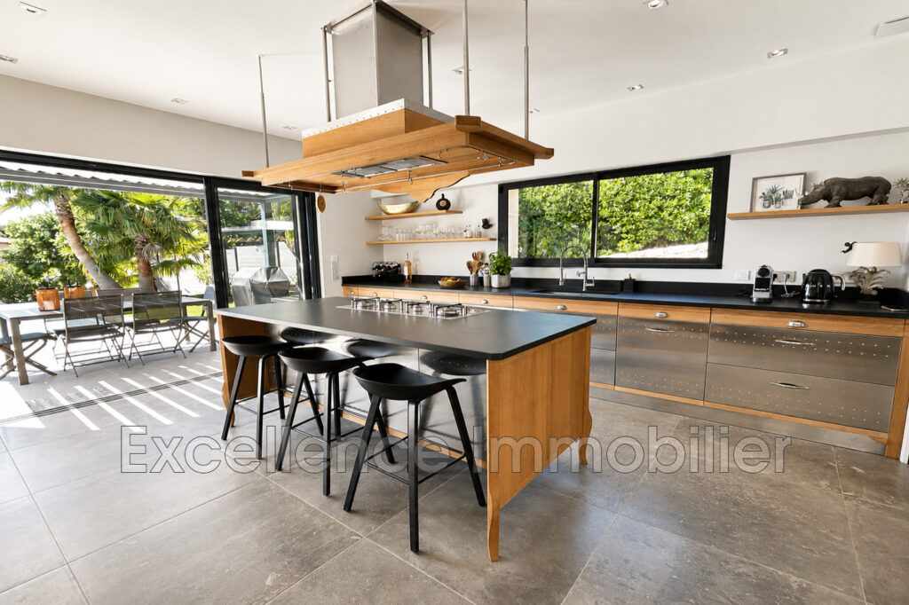 vente villa 5 Pièce(s) – 5 pièces – 3 chambres – 165.00 m²