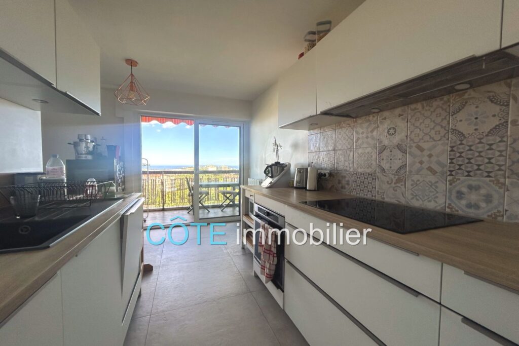 ANTIBES DERNIER ETAGE 3 PIECES TERRASSE PARKING CALME VUE DEGA – 3 pièces – 2 chambres – 68.00 m²