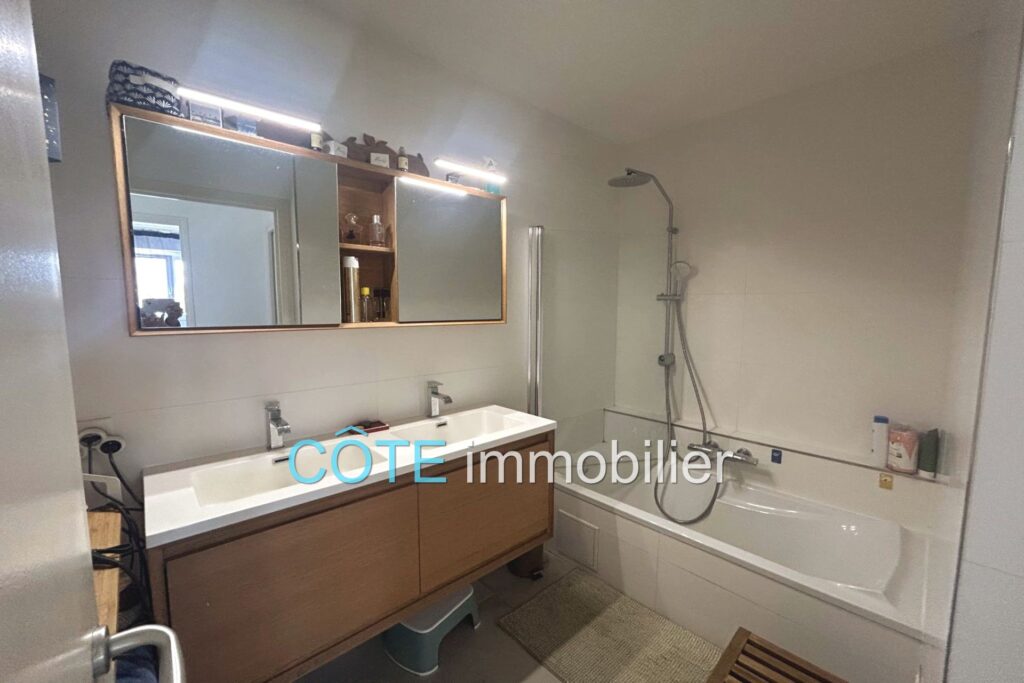 ANTIBES DERNIER ETAGE 3 PIECES TERRASSE PARKING CALME VUE DEGA – 3 pièces – 2 chambres – 68.00 m²