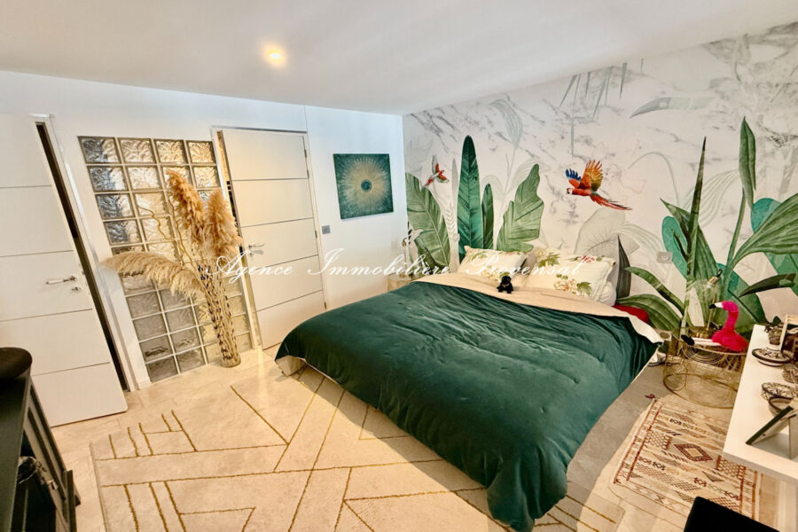 Maison à vendre à Sainte-Maxime — Vue mer — photo 15