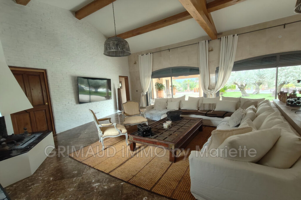 Propriété de luxe avec piscine à Lorgues – 9 pièces – 6 chambres – 250.00 m²