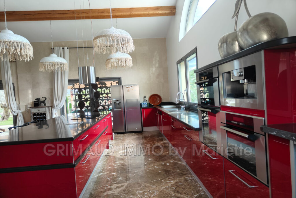 Propriété de luxe avec piscine à Lorgues – 9 pièces – 6 chambres – 250.00 m²