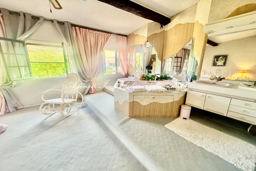Maison à vendre à Sainte-maxime