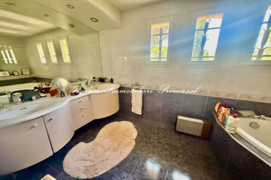 Maison à vendre à Sainte-maxime