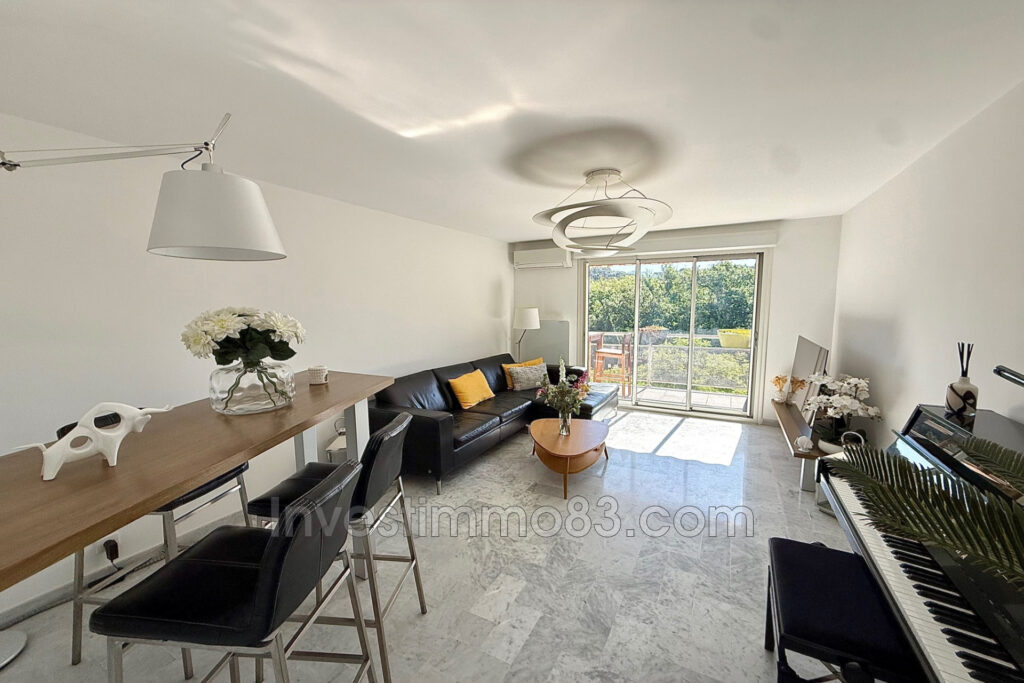 Dans une résidence fermée et sécurisée, au calme, bel appartem – 3 pièces – 2 chambres – 71.00 m²