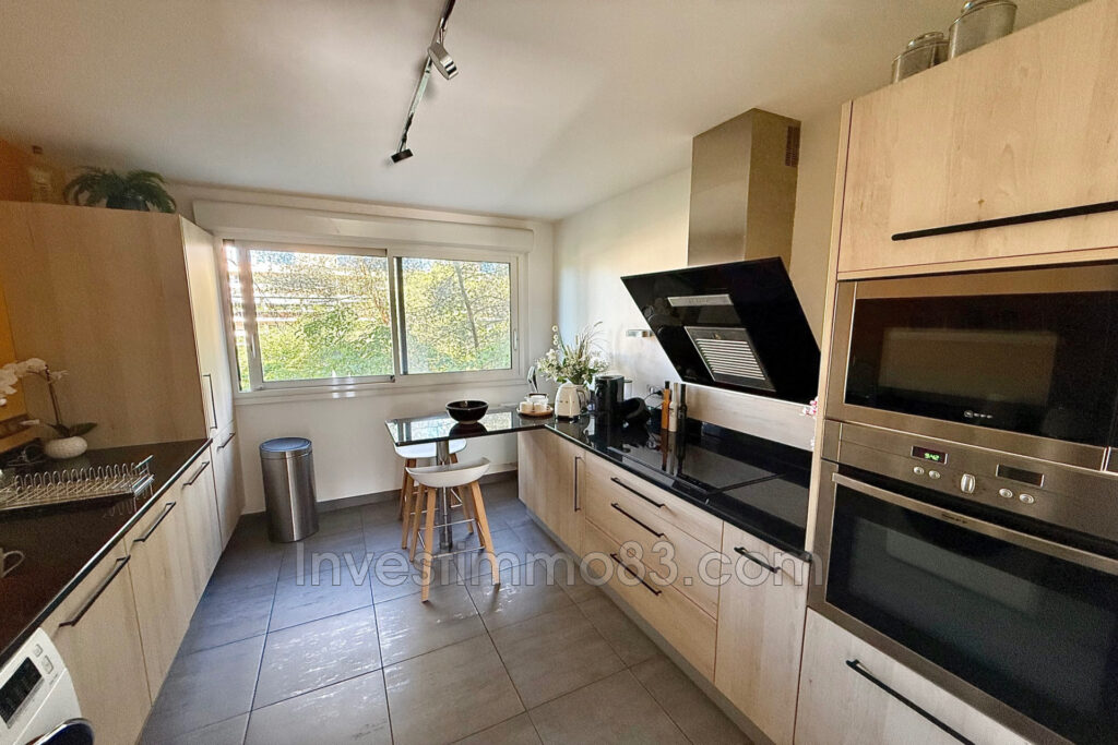Dans une résidence fermée et sécurisée, au calme, bel appartem – 3 pièces – 2 chambres – 71.00 m²