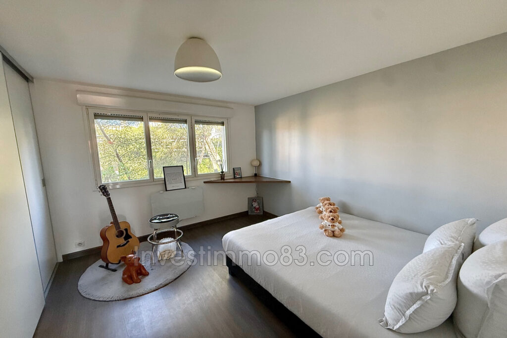 Dans une résidence fermée et sécurisée, au calme, bel appartem – 3 pièces – 2 chambres – 71.00 m²