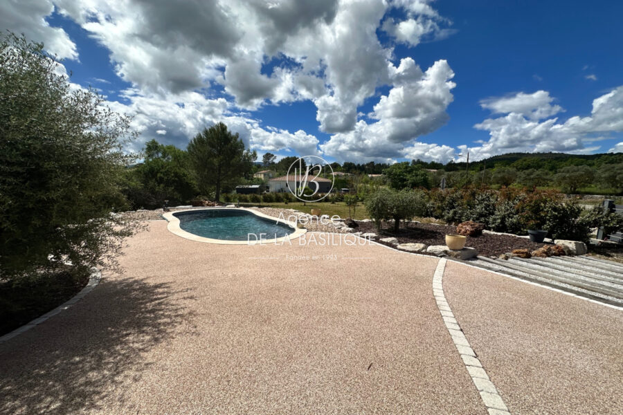 Maison à vendre à Saint-maximin-la-sainte-baume
